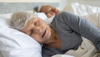 Énurésie nocturne chez l’adulte : comprendre les causes et retrouver des nuits s