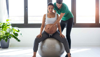 Prolapsus après accouchement : que faire ? Témoignages et solutions naturelles